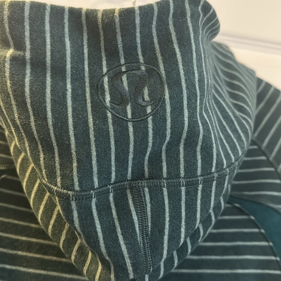 Lululemon Full Zip Scuba - Picture 8 of 8